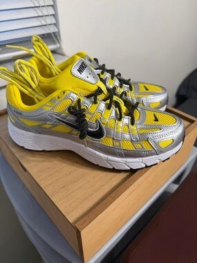 Nike Kids' Yellow & Silver Athletic Sneakers
